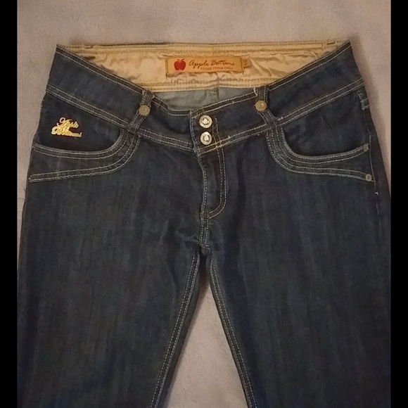 Ladies Apple Bottoms jeans - Picture 2 of 4